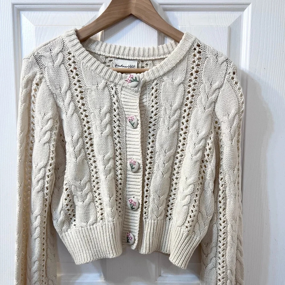 NWT Freshman 1996 Floral Embroidered Button Cardigan Size Medium - Picture 2 of 5